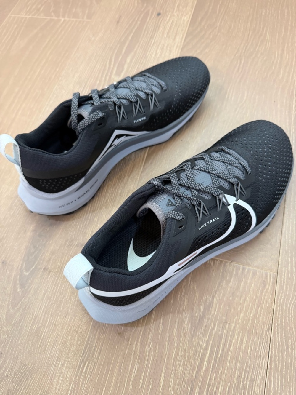 Women’s Nike React Pegasus Trail 4 Running Shoes - Size 9 US